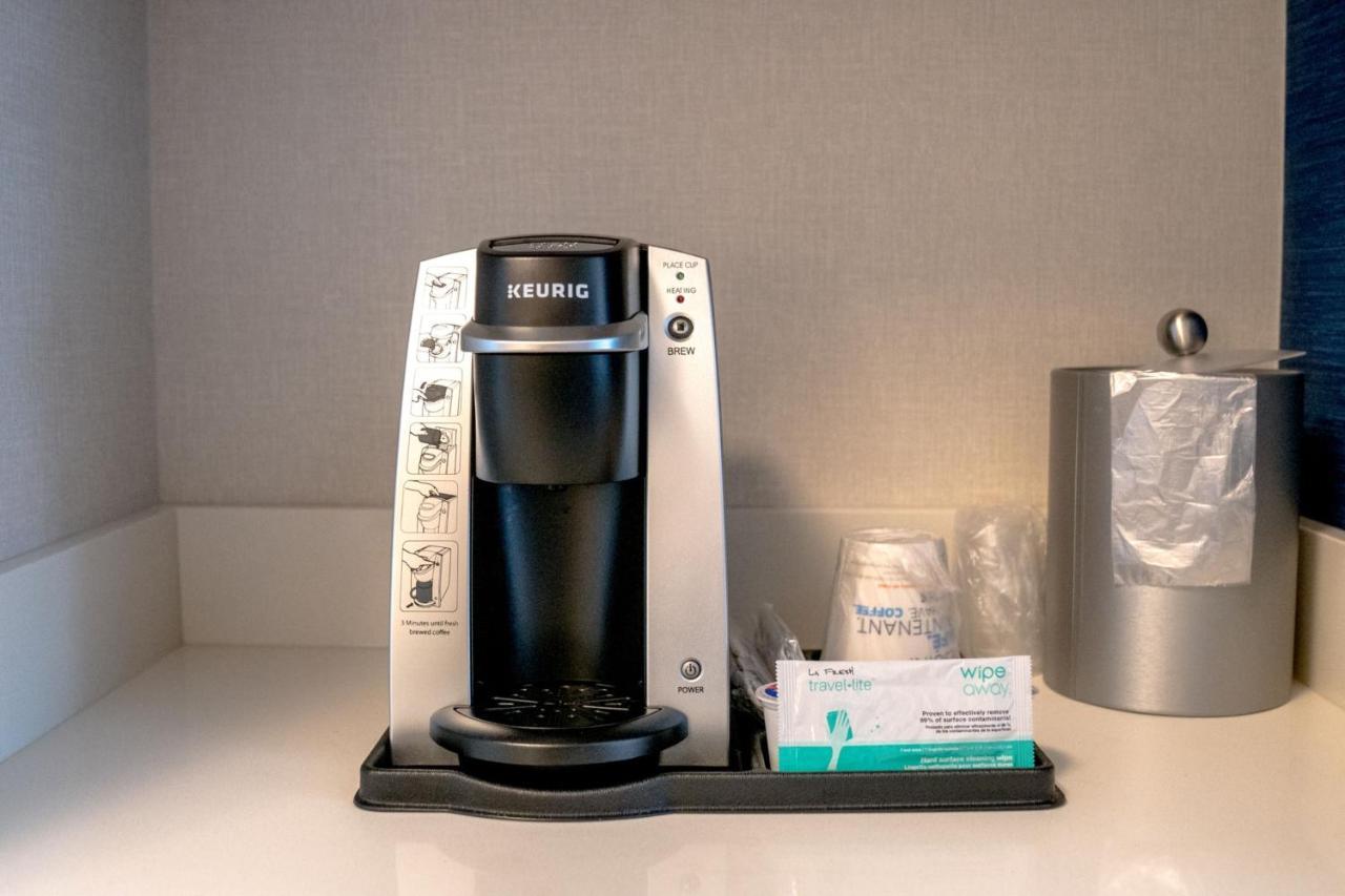 Holiday Inn Express & Suites - Brandon By Ihg エクステリア 写真