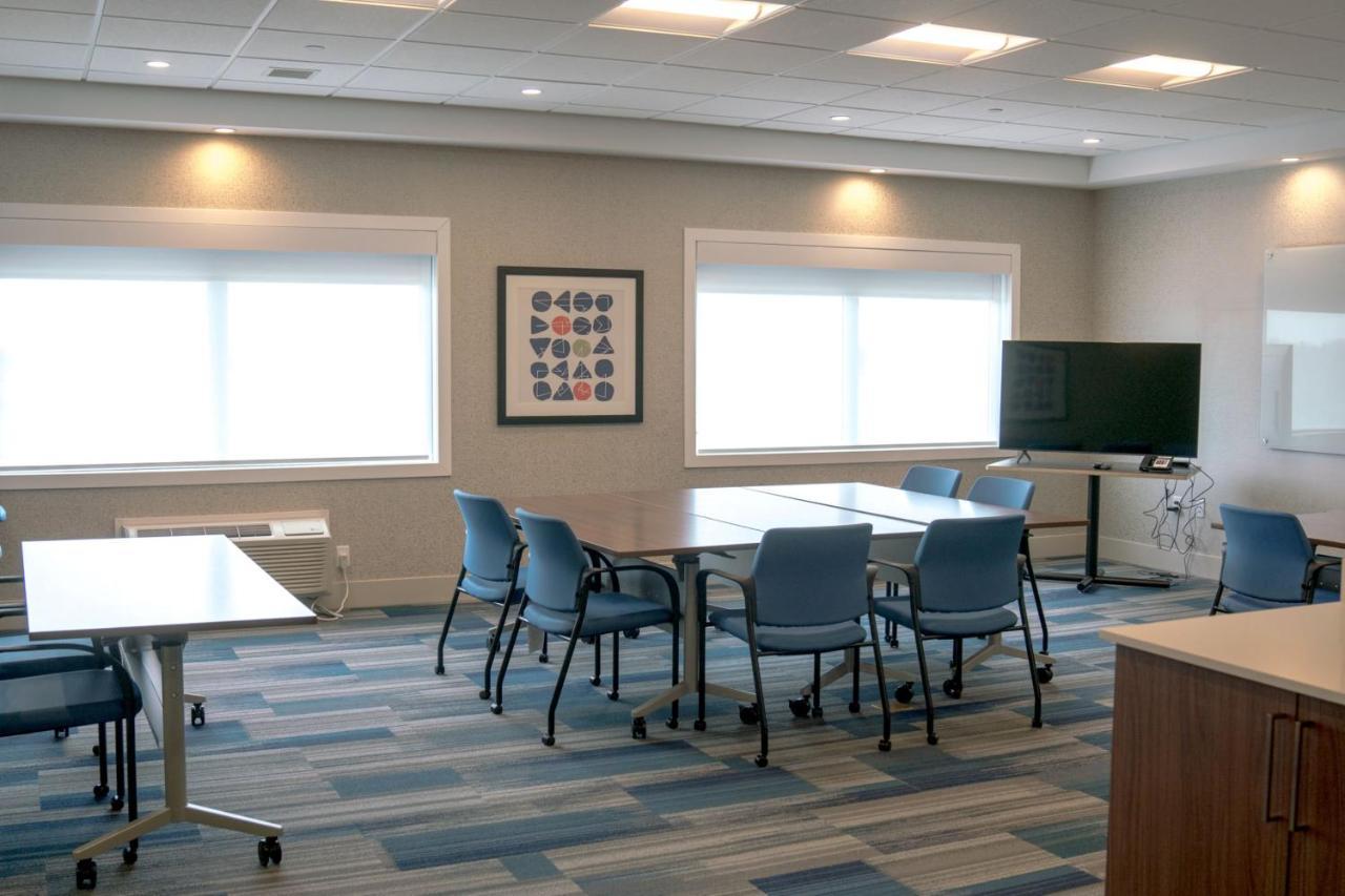 Holiday Inn Express & Suites - Brandon By Ihg エクステリア 写真