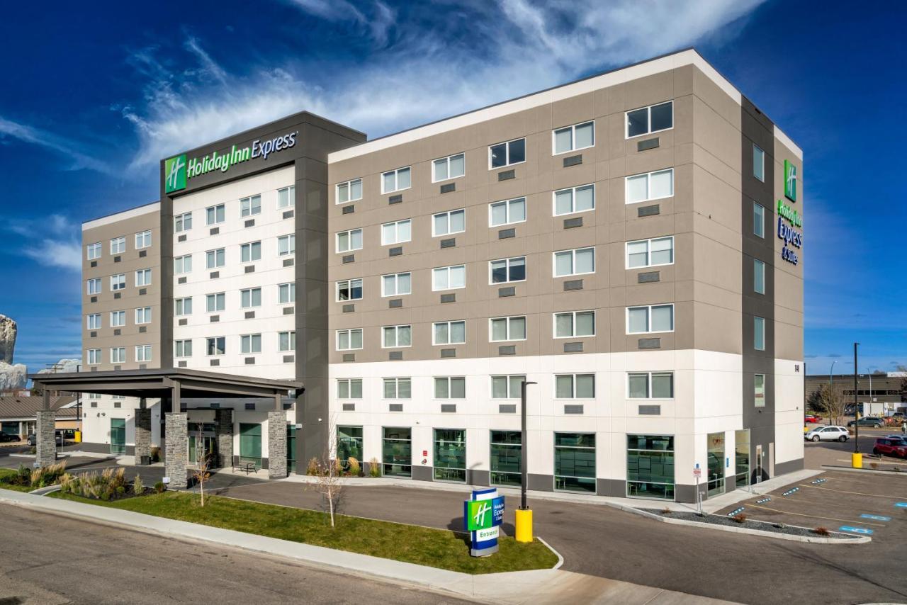 Holiday Inn Express & Suites - Brandon By Ihg エクステリア 写真