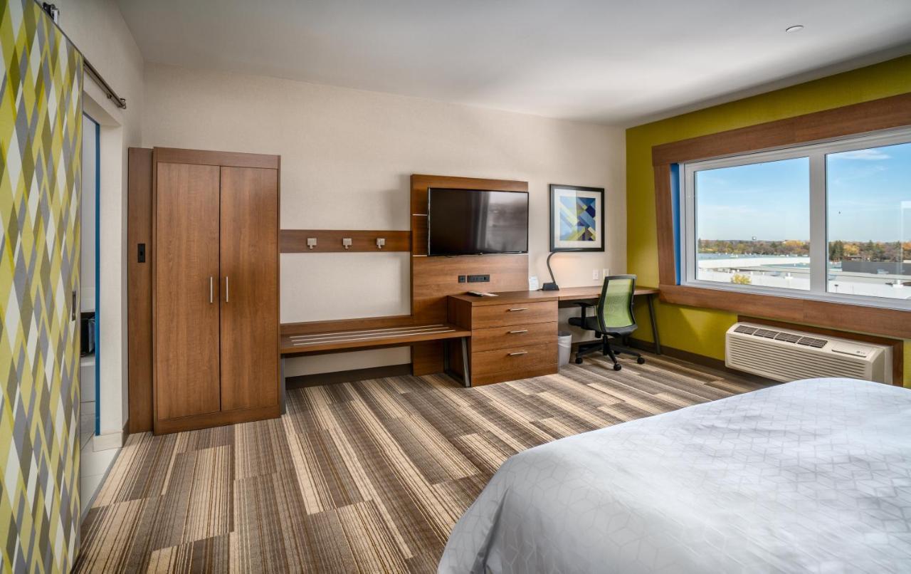 Holiday Inn Express & Suites - Brandon By Ihg エクステリア 写真