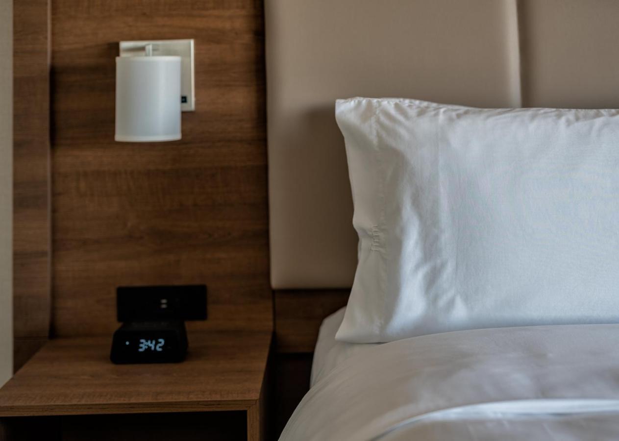 Holiday Inn Express & Suites - Brandon By Ihg エクステリア 写真