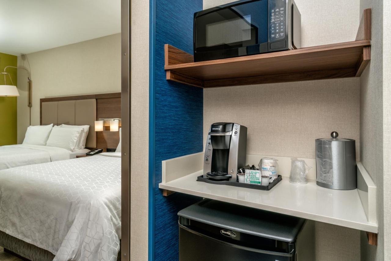 Holiday Inn Express & Suites - Brandon By Ihg エクステリア 写真