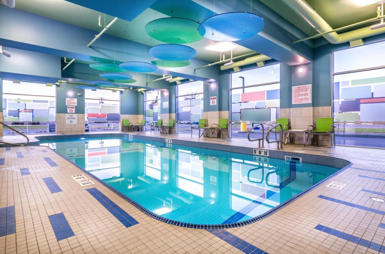 Holiday Inn Express & Suites - Brandon By Ihg エクステリア 写真
