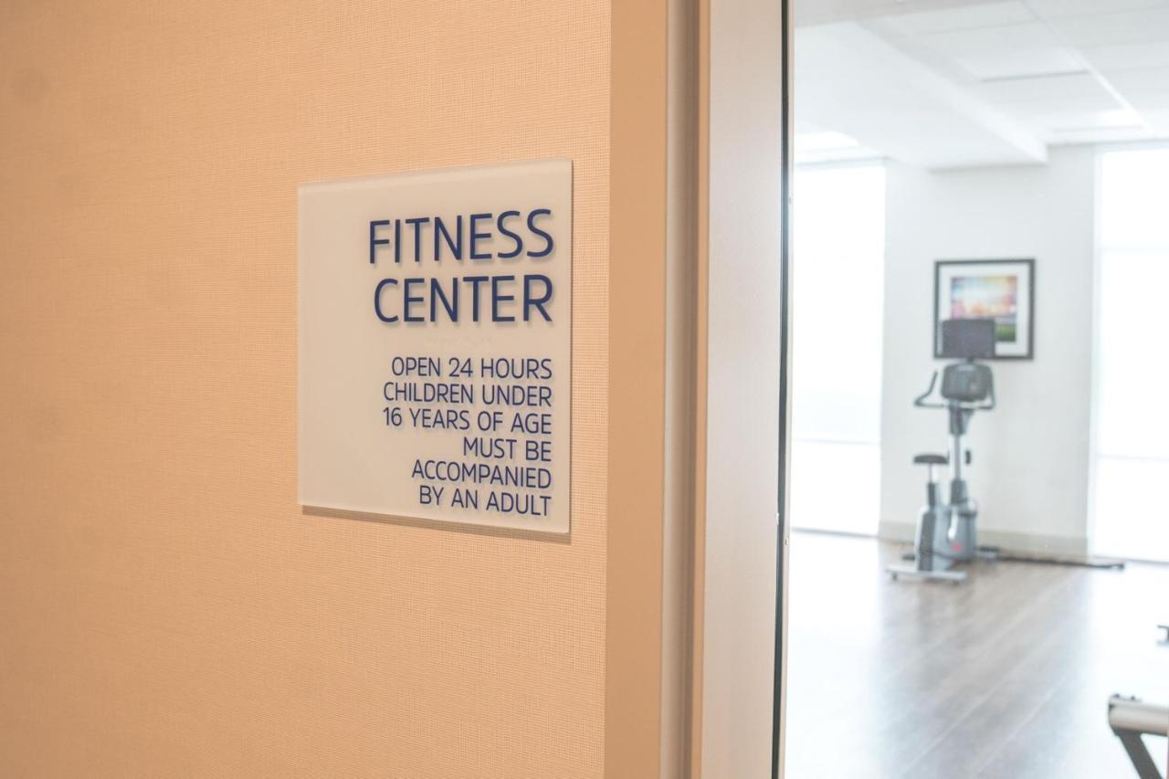 Holiday Inn Express & Suites - Brandon By Ihg エクステリア 写真